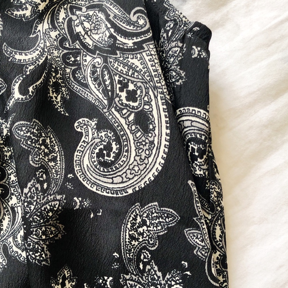 Flowy Patterned Tank Top - Picture 5 of 6